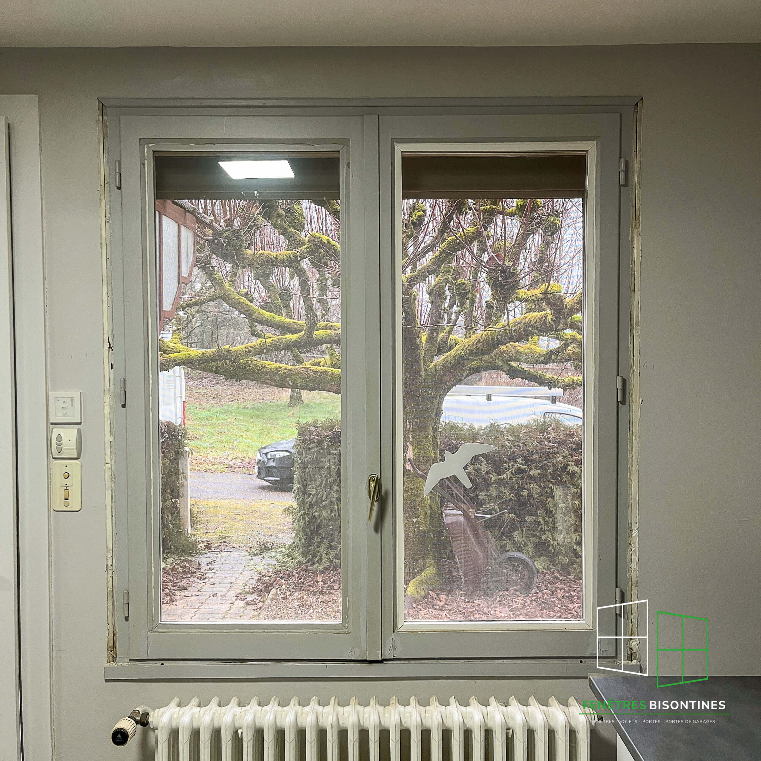 Menuiseries bois avant pose fenêtres PVC - Les Auxons 25870