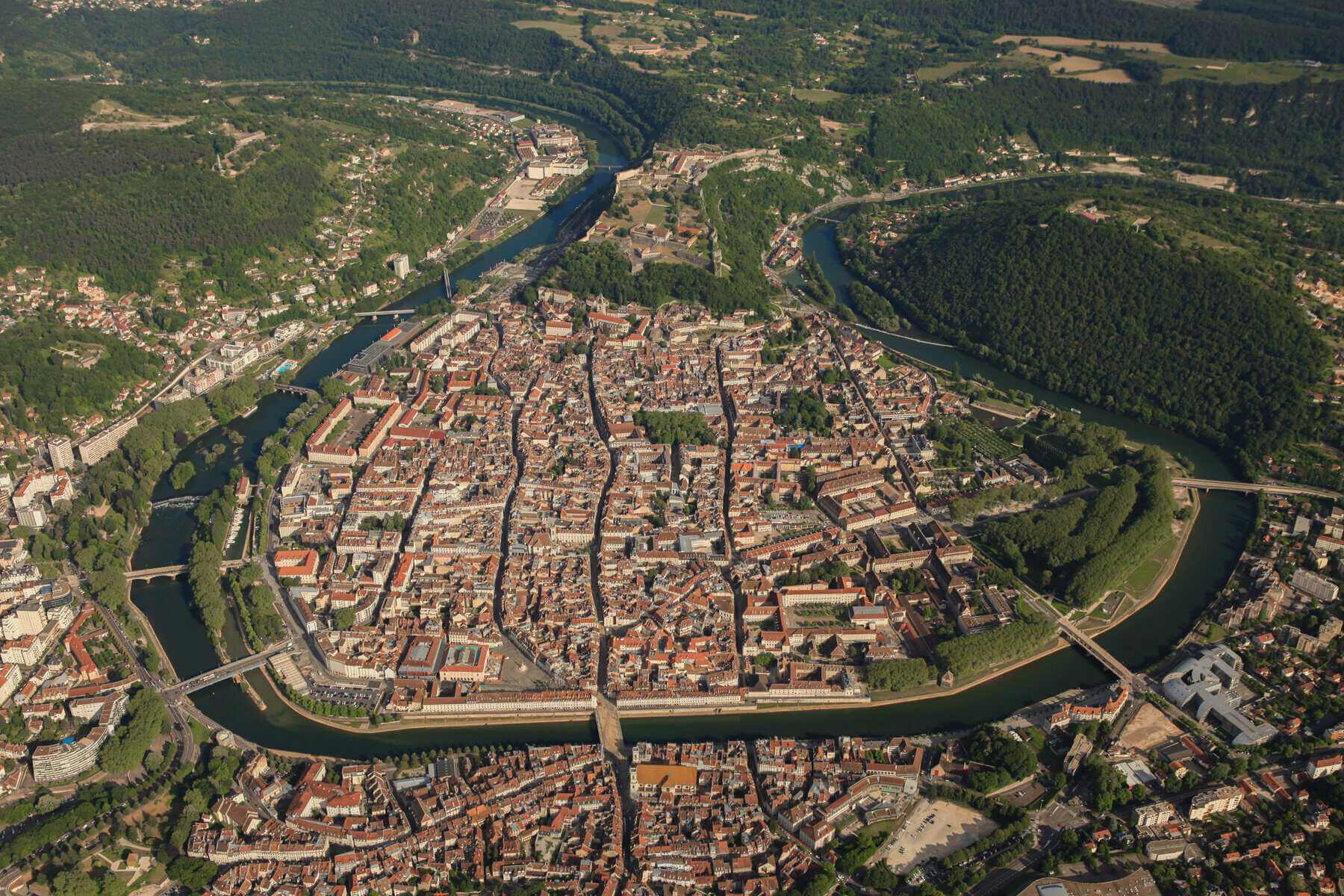 Savoir-faire menuiserie sur mesure à Besançon — Fenêtres Bisontines