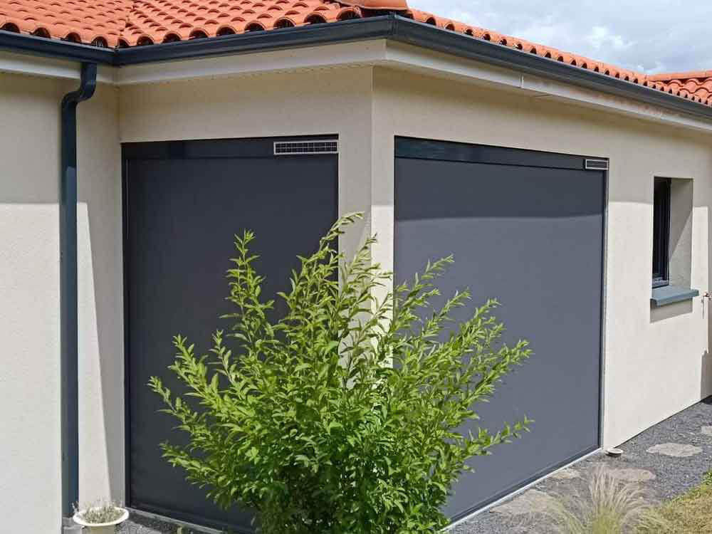 Store screen zip pour baie vitrée à Besançon