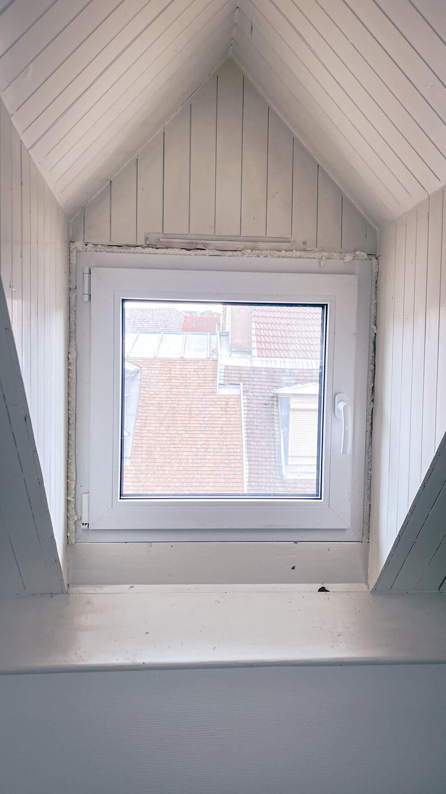 Fenêtres bois sur mesure Besançon avec aspect traditionnel et isolation renforcée